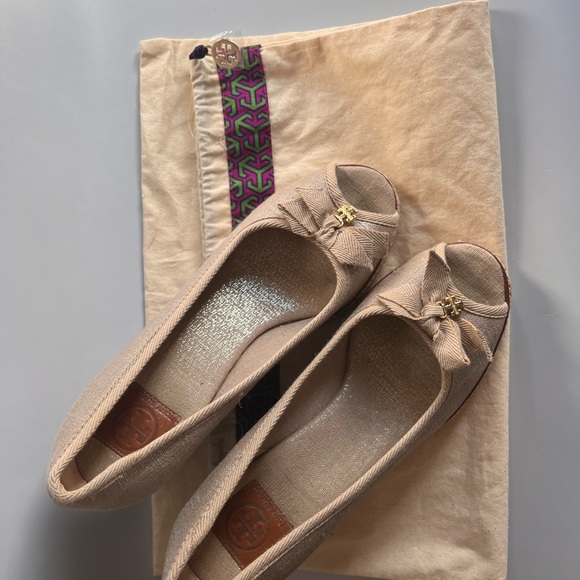 Tory Burch Beige Peep-Toe Wedges with Bow with Dust Bag - Picture 11 of 11